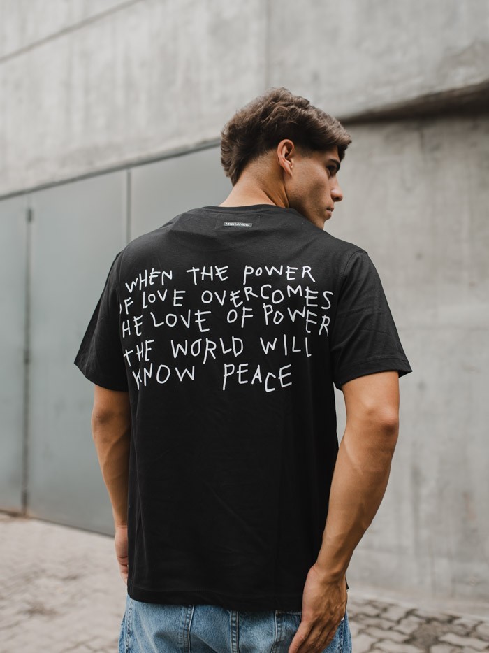 REMERA THE POWER OF LOVE NEGRA