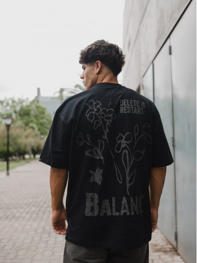 REMERA OVER BALANCE NEGRO