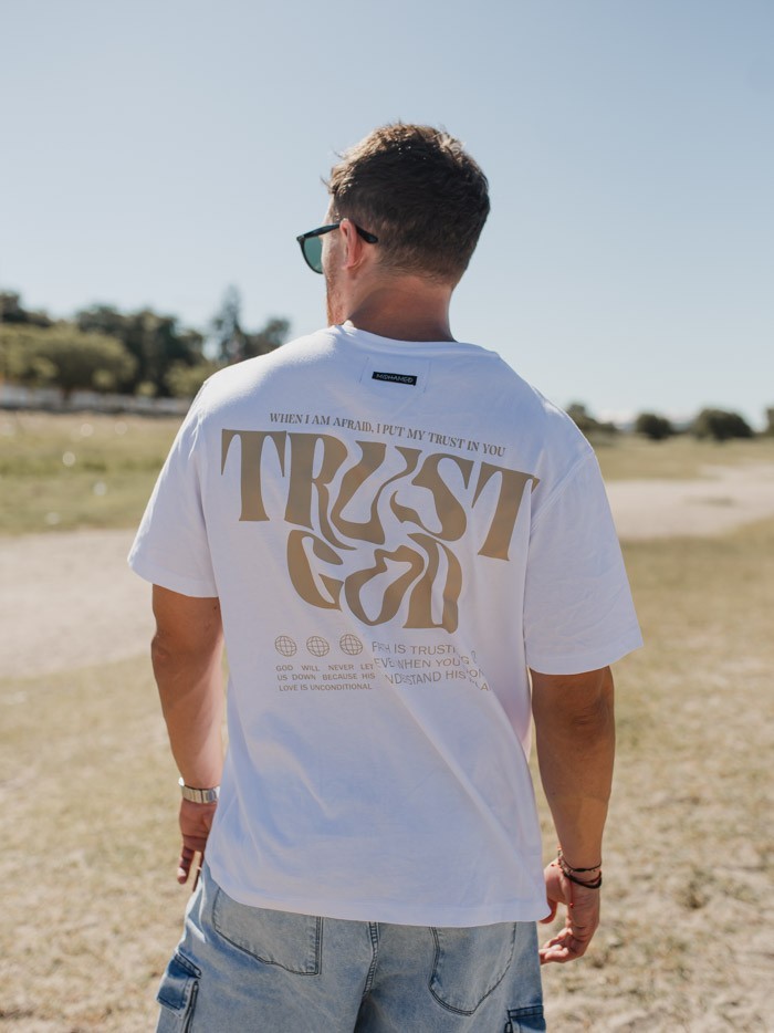 REMERA TRUST BLANCA