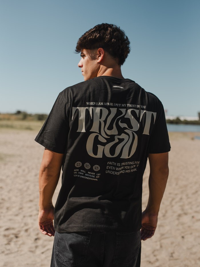 REMERA TRUST NEGRA