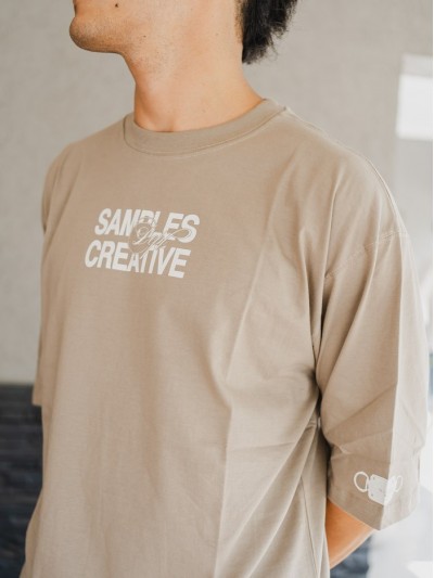 REMERA TEE TAG CAMEL