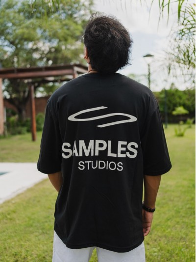 REMERA TEE BIG LOGO NEGRO