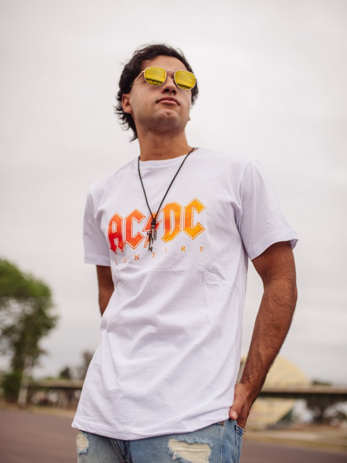 REMERA ACDC BLANCA