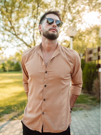 CAMISA ML CUELLO MAO DE LINO CAMEL