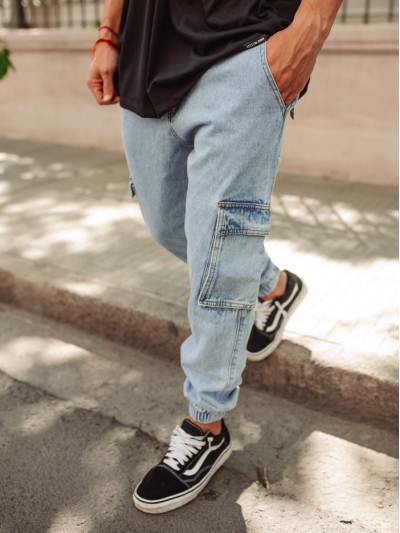 JOGGER CARGO JEAN RIGIDO