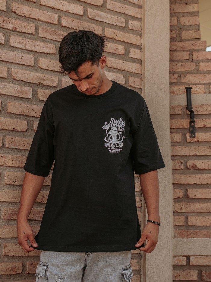 REMERA NEGRA OCTOPUS