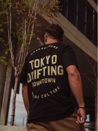 REMERA TOKYO NEGRO