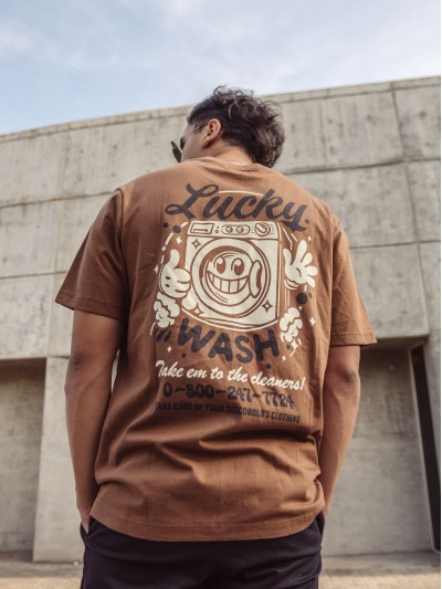 REMERA REGULAR WASH CHOCOLATE