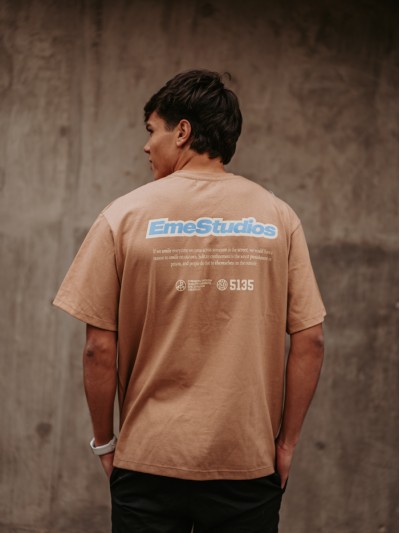 REMERA EMESTUDIOS CAMEL