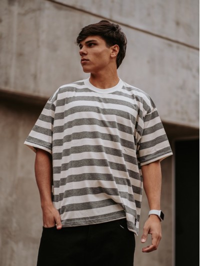 REMERA STRIPE GRIS