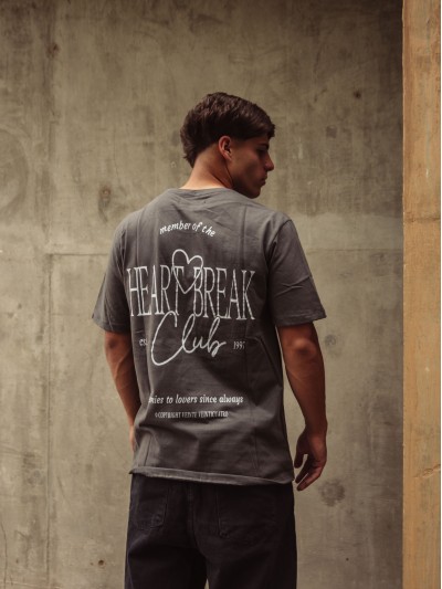 REMERA HART BREAKER GRIS OSCURO